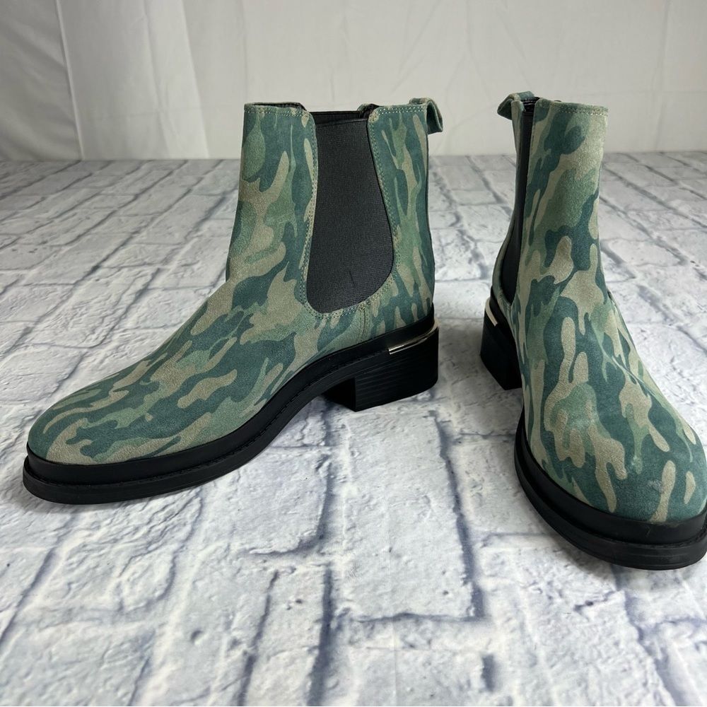 Kenneth Cole New York Levon 2.0 Welt Chelsea Boot Camouflage Ankle Boots